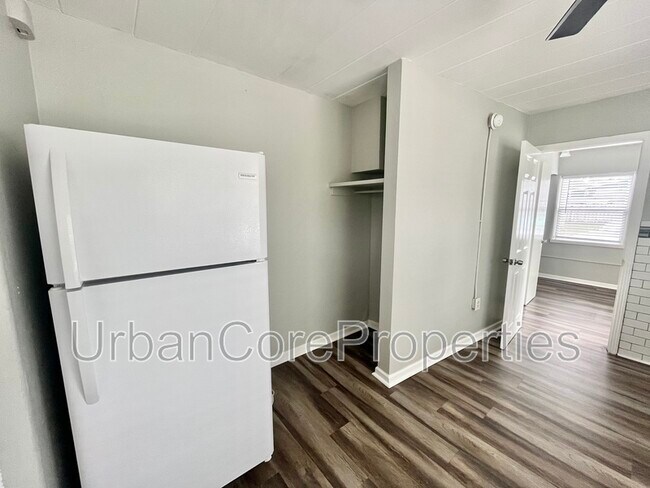 Foto del edificio - 1023 Locust St NE