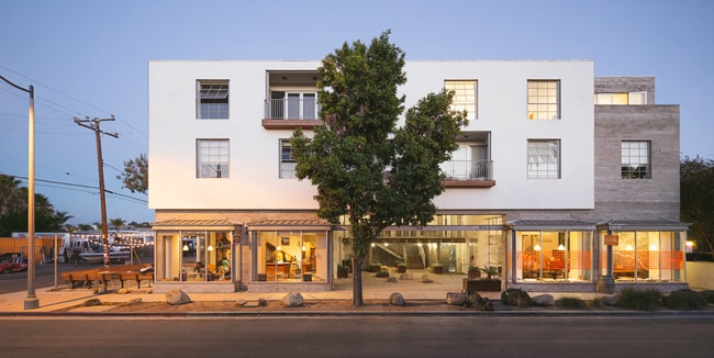 Building Photo - 116 E Yanonali St