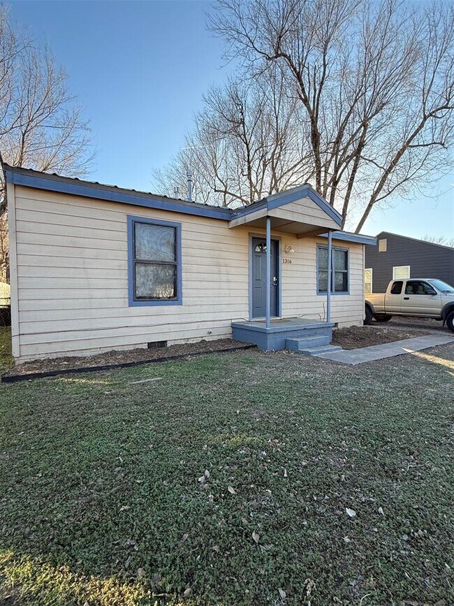 Foto del edificio - 1316 SW 14th St