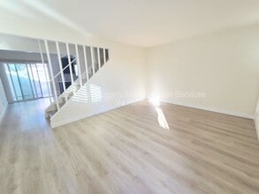 Building Photo - 10421 Carlyle Ct