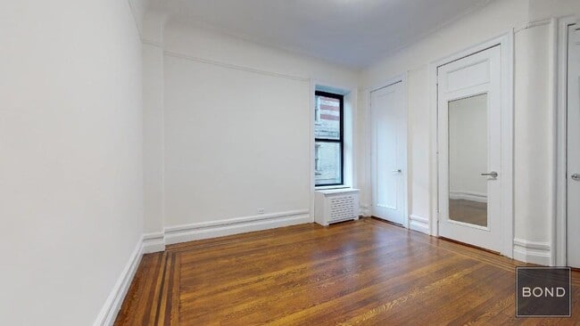 Building Photo - 166 W 72nd St