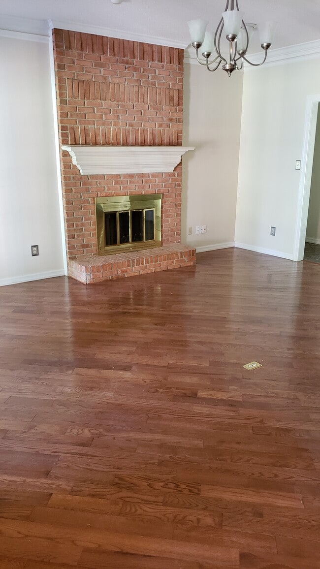 Livingroom - 24985 Capshaw Rd