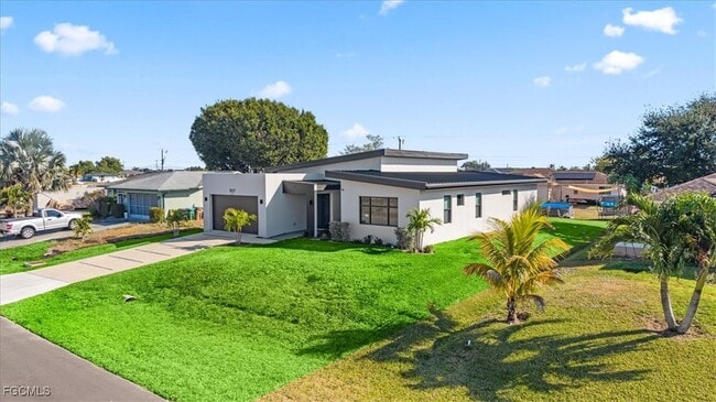 Building Photo - 1017 NE 4th Pl