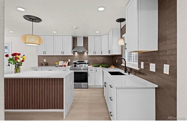 Foto del edificio - 1779 S Monaco St Pkwy
