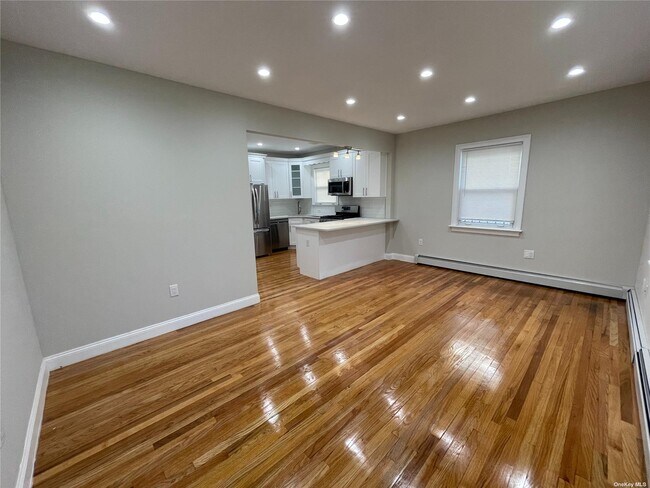 Foto del edificio - 205-15 100th Ave