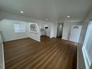 Building Photo - 1309 W 96th St