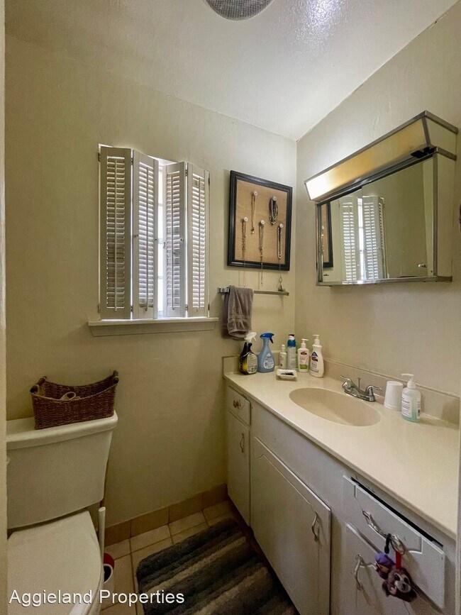 Foto del edificio - 3 br, 2 bath House - 1201 Francis