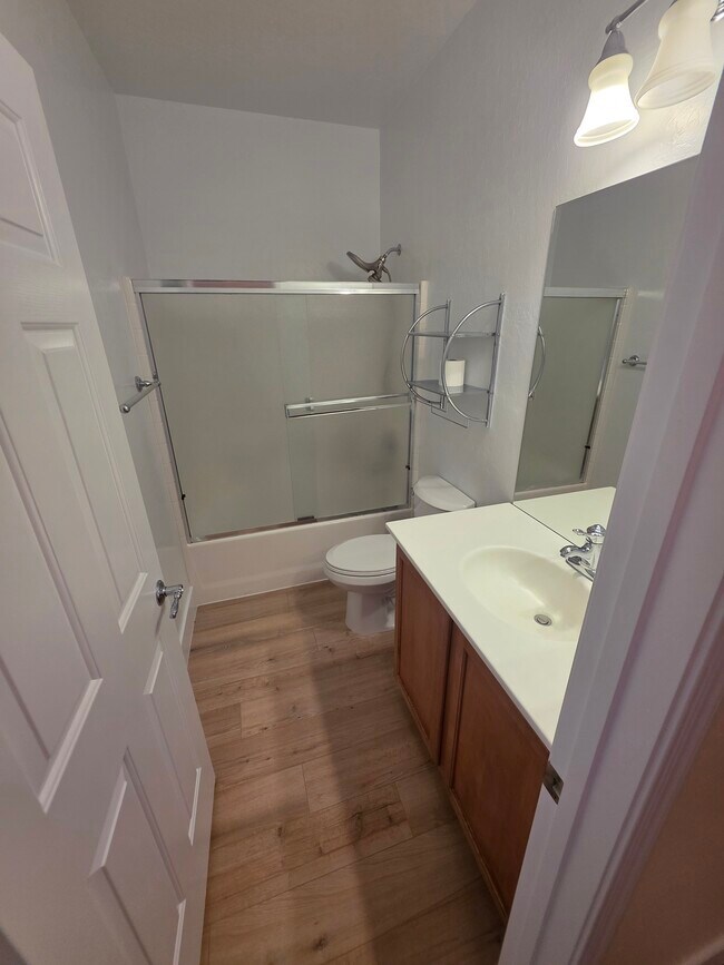 Foto del edificio - 3241 Flyway Ct