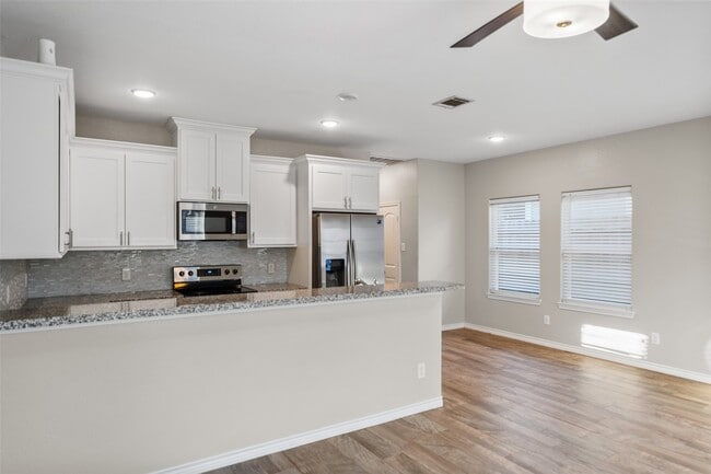 Building Photo - 16928 Kempwood