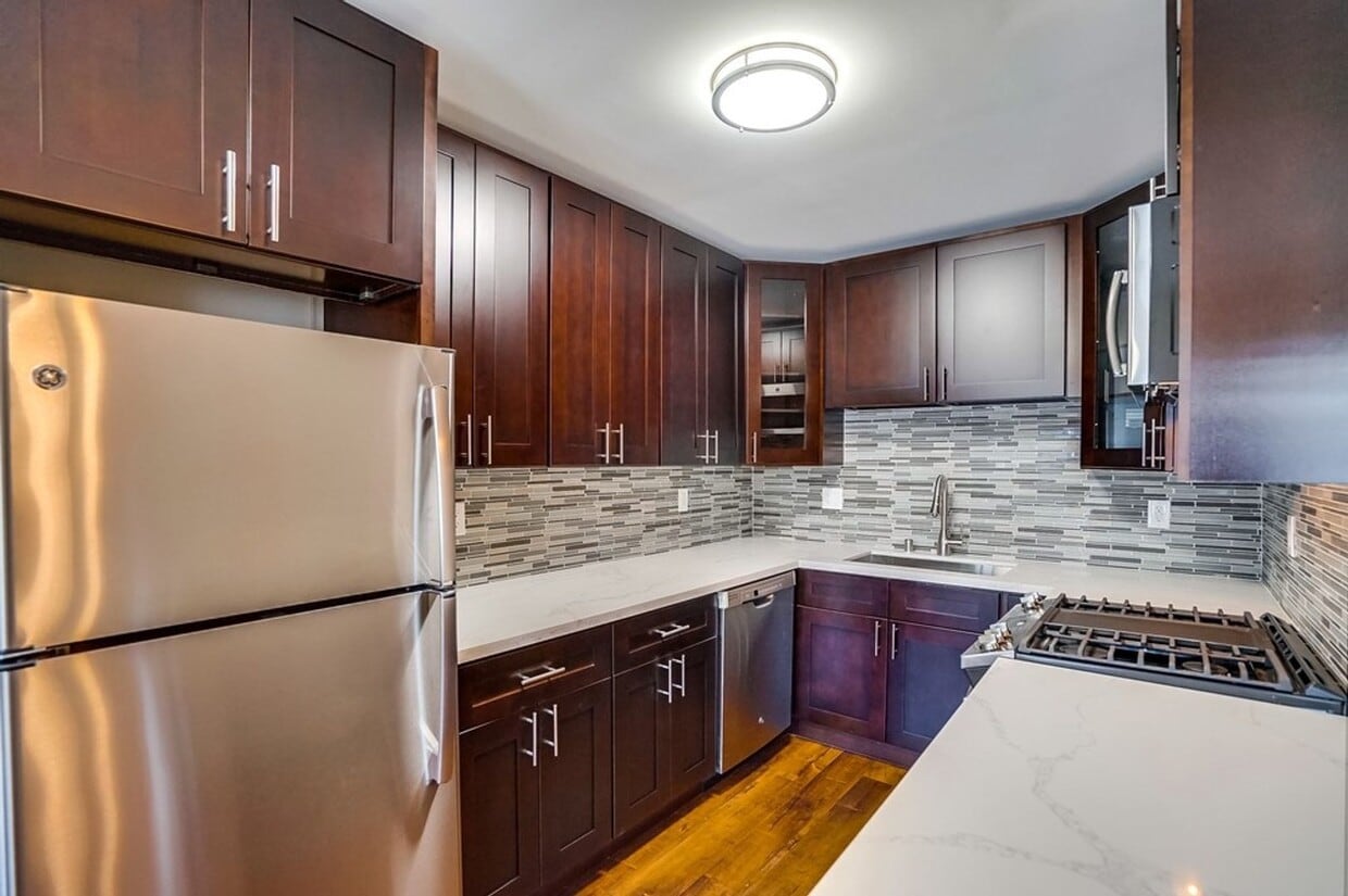 Foto principal - 633 W Hyde Park Blvd