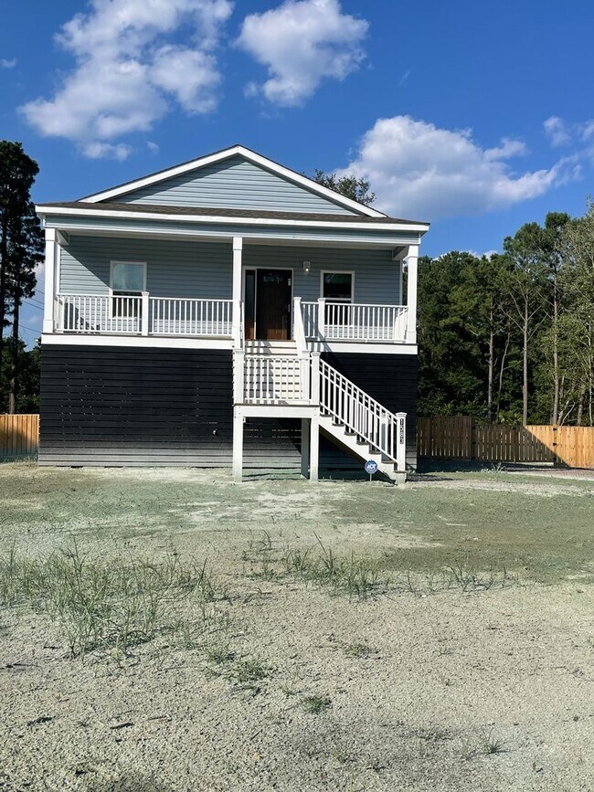 Building Photo - Newly Built Mount Pleasant Rental!