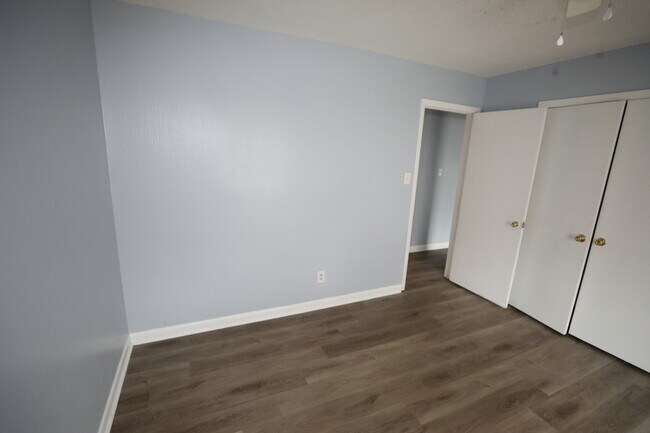 Building Photo - 1815 Paisley Ave