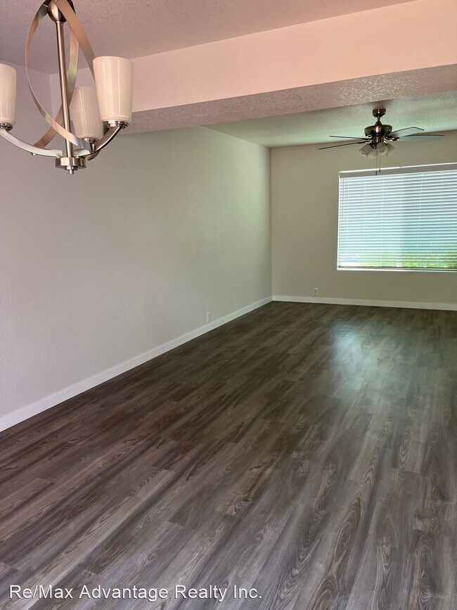 Building Photo - 3 br, 2.5 bath House - 6344 Summer Grace St