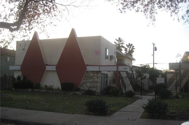 Building Photo - 699 Karesh Ave
