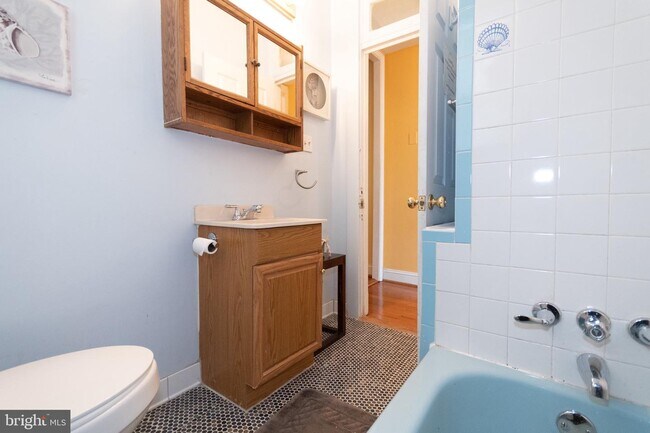 Building Photo - 2700 30th St NE