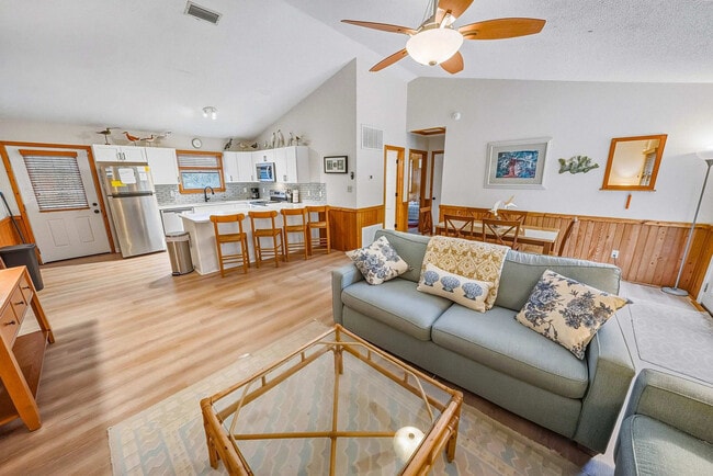 Foto del edificio - 4240 Johnston Ln