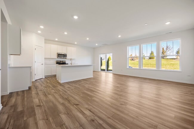 Building Photo - 668 Cassia Ct