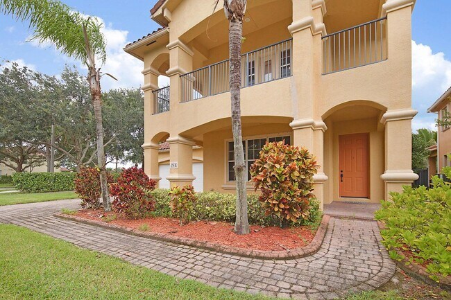 Building Photo - 748 Cresta Cir