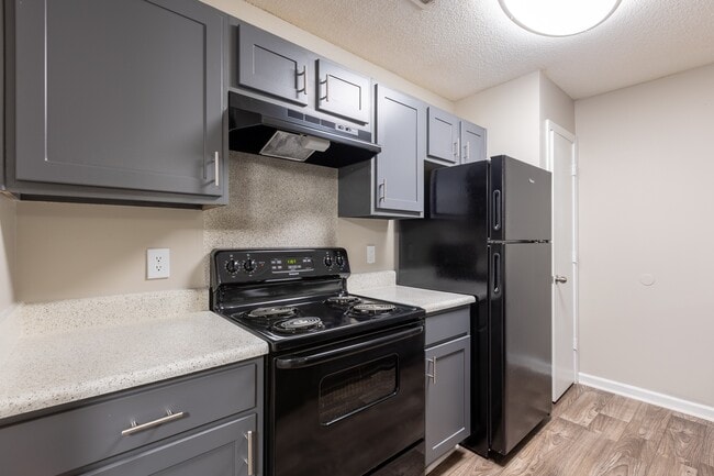 Building Photo - Crown Ridge