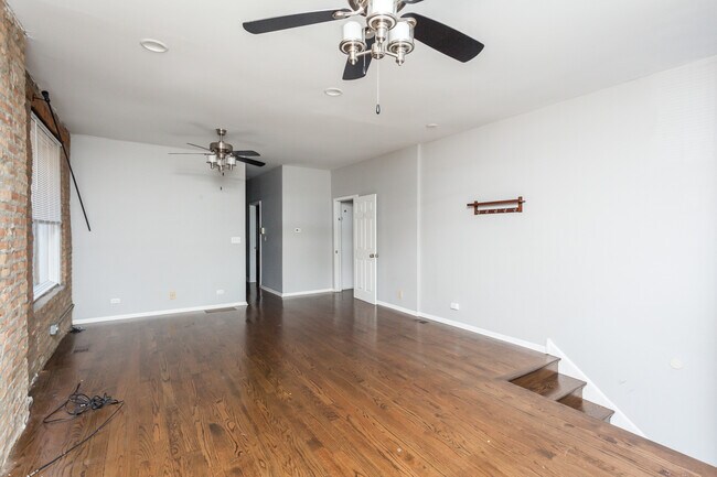 Foto del edificio - 2348 W Moffat St