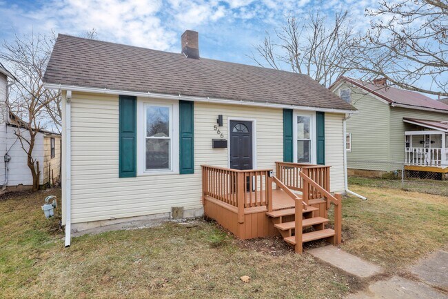 Building Photo - 566 E Locust St