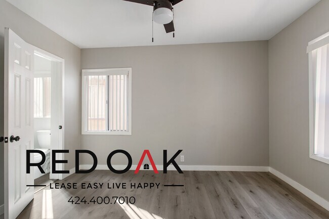 Building Photo - Gorgeous First Floor One Bedroom Bungalow ...