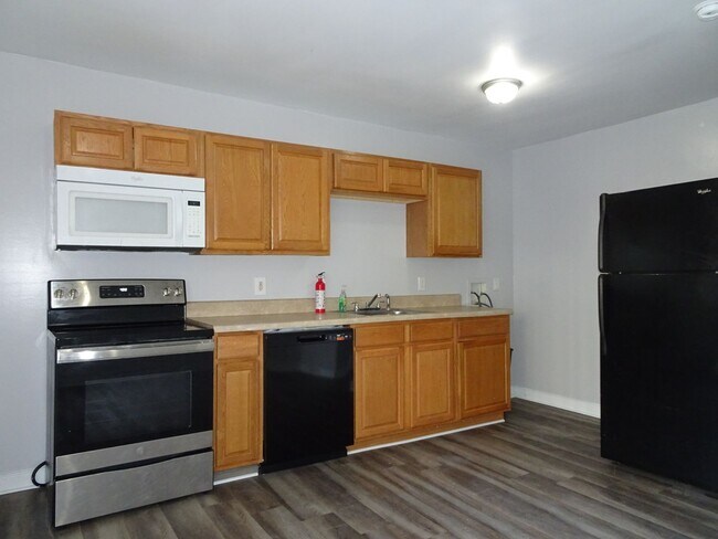 Building Photo - 2 bedroom 1 bath Townhouse in Timberwoods