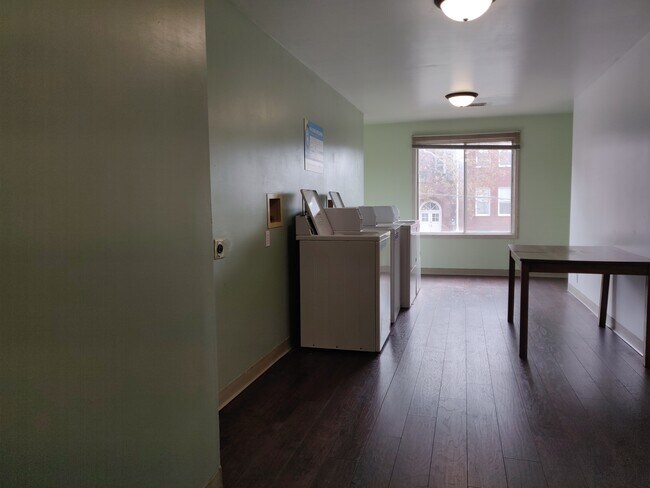 Foto del edificio - 3828 Jones St