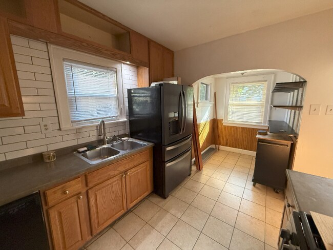 Foto del edificio - 3347 W 131st St