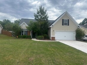 Building Photo - 9 Oakwood Dr