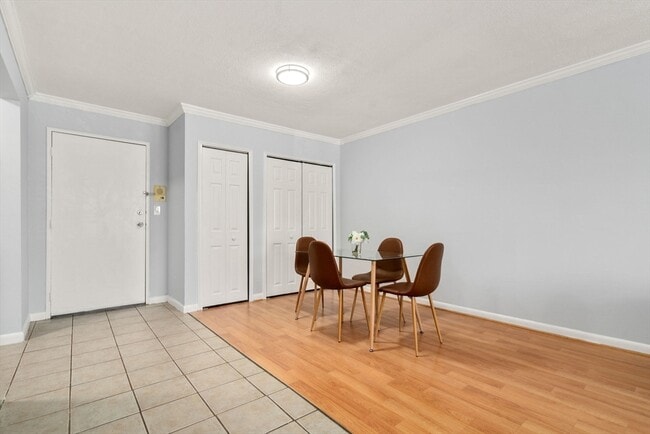 Foto del edificio - 110 Boston Post Rd E