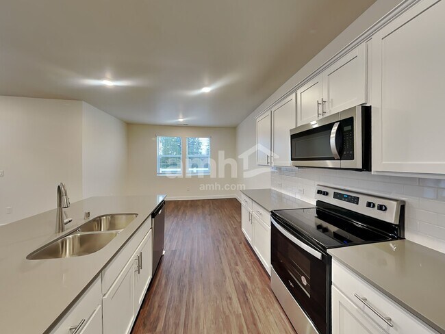 Foto del edificio - 8640 47th Pl NE