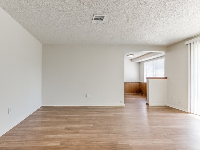 Foto del edificio - 929 Branchwood Dr