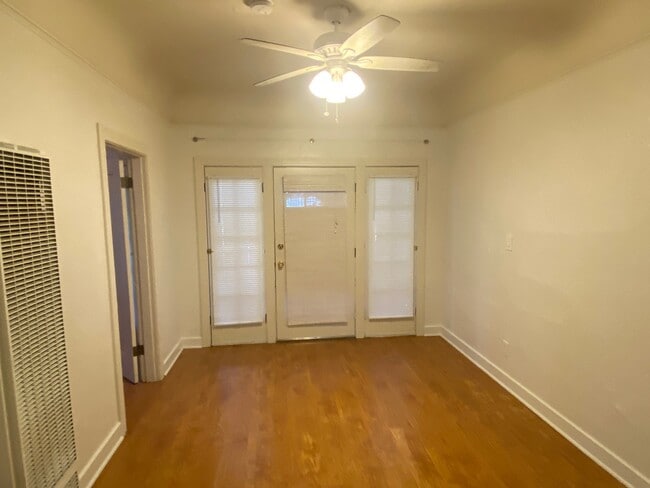 Building Photo - 1504 E Wilson Ave