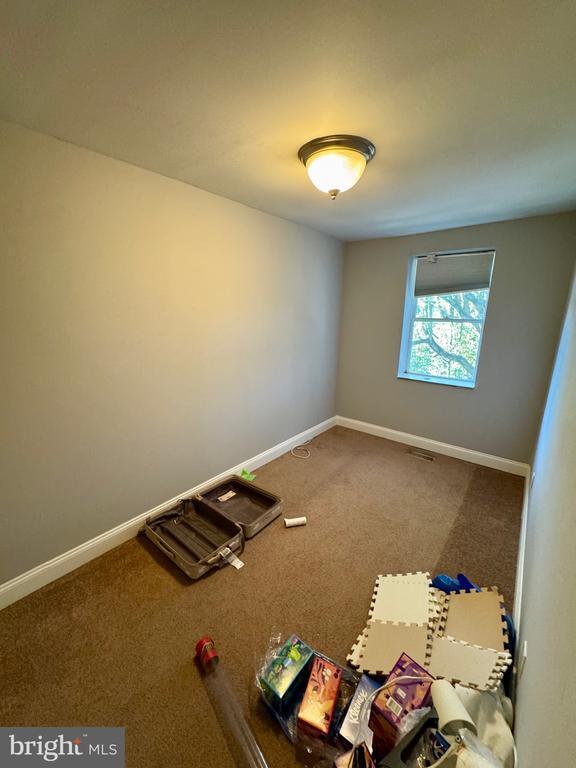 Building Photo - 1068 Floyd Terrace