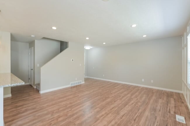 Foto del edificio - 827 Flint St