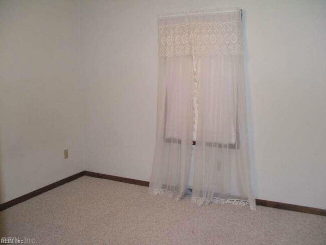 Building Photo - 844 Shillelagh Rd