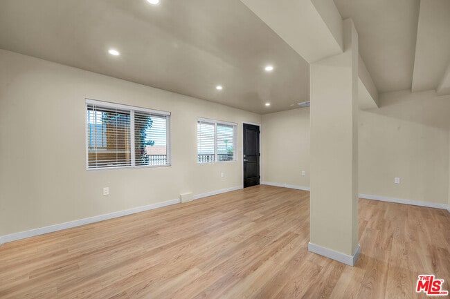 Foto del edificio - 5322 Weatherford Dr