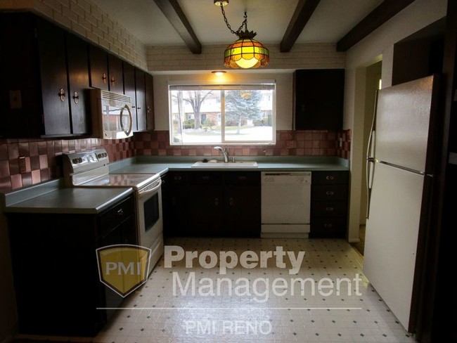 Building Photo - 413 Smithridge Park