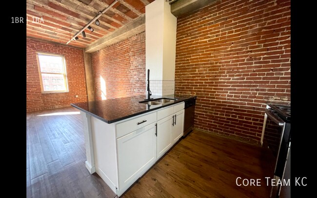 Foto del edificio - Large Studio for Rent in River Market!