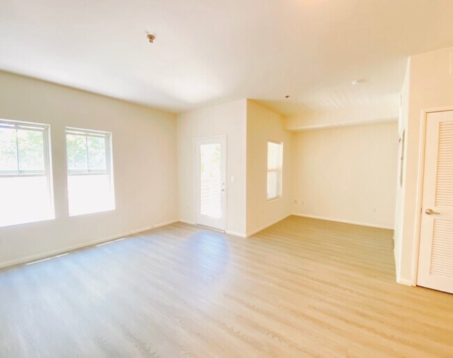 Foto del edificio - 3550 Torrance Blvd