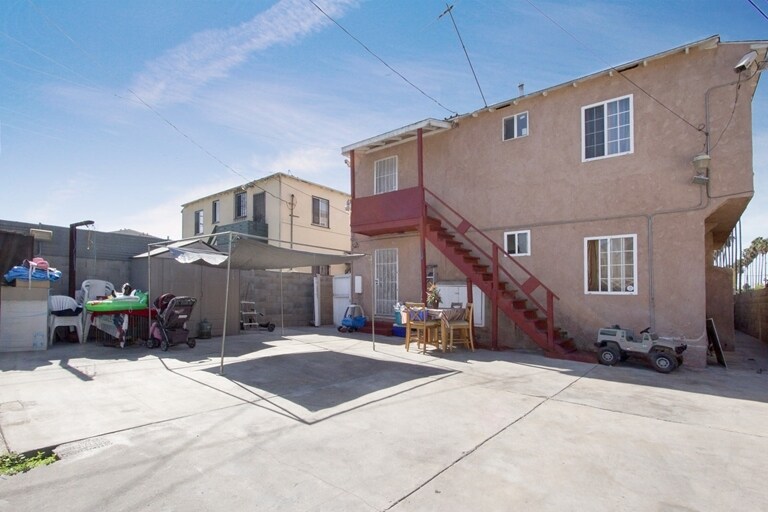 Foto del edificio 2 - Leimert Park Tri-Plex