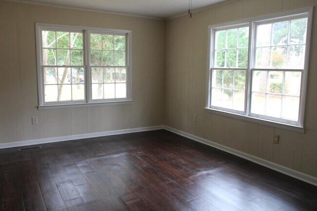 Foto del edificio - 135 Miller St NW