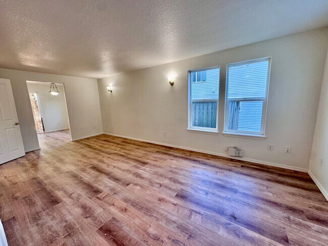 Foto del edificio - 617 NW 9th Ave