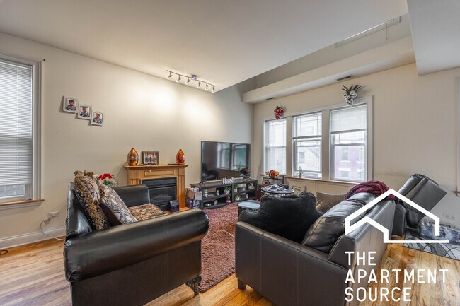 Foto del edificio - 1720 W Beach Ave