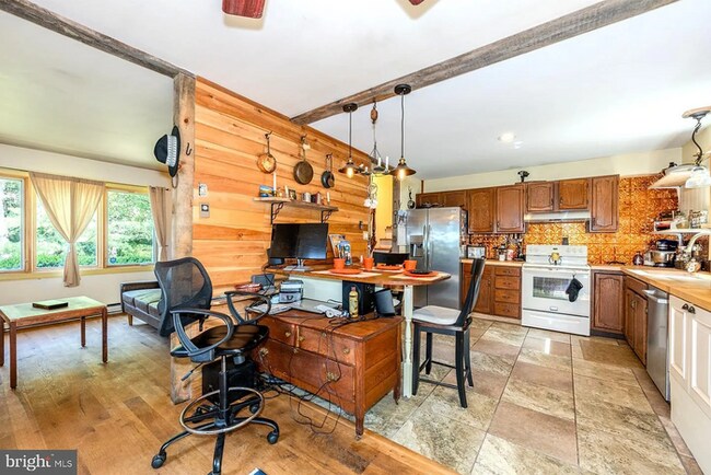 Foto del edificio - 7221 Hillview Dr