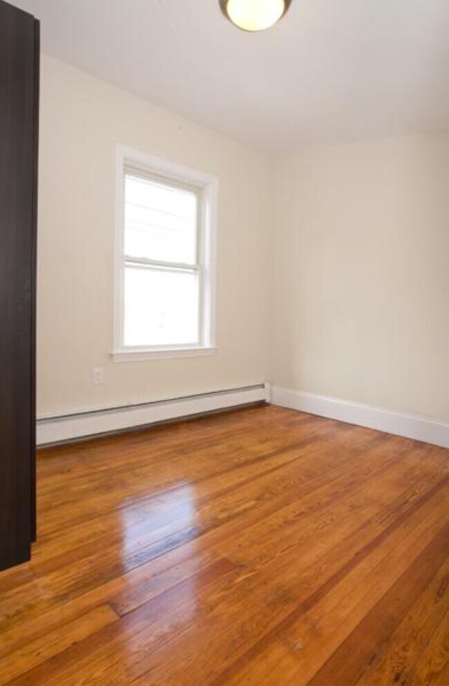 Foto del edificio - 12 Parker Hill Ave