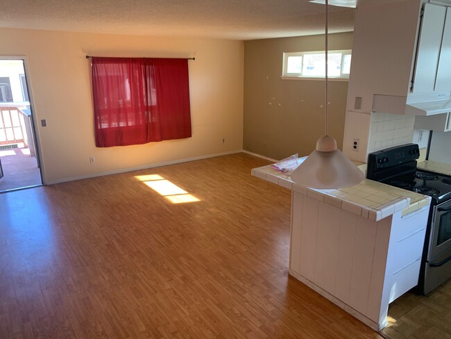 Building Photo - 2132 Balboa Ave