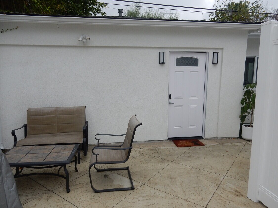 12424 Sarah St, Studio City, CA 91604 House for Rent in Studio City