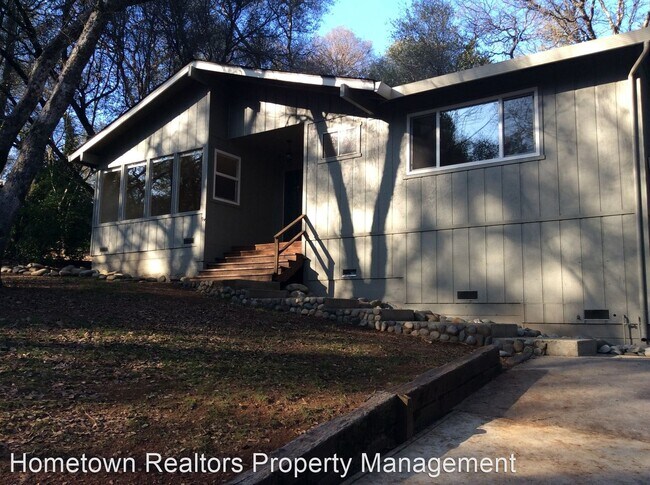 Building Photo - 3 br, 2.5 bath House - 750 Lester Lane